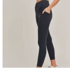Mono B Black No Front Seam High-Rise Pocket Leggings Lycra Blend NWT